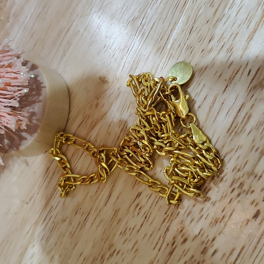Gold neclkace 18 inch